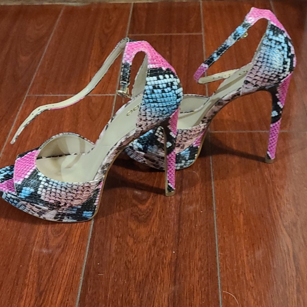 High eminal print heels, Aldo, size 6